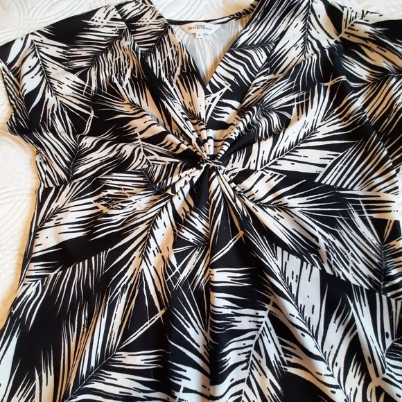 Northern Reflection dress. Large black and white short sleeve - Picture 5 of 13